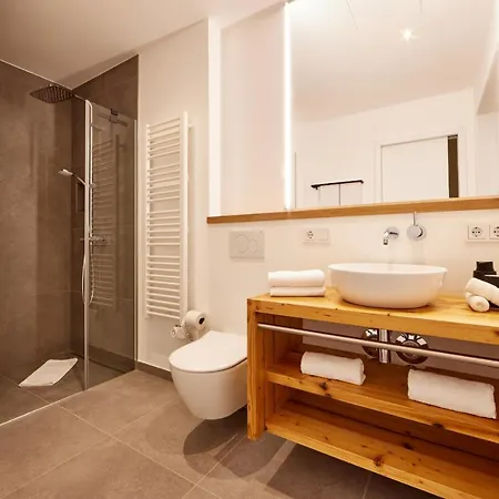 Hirsch Apartment *